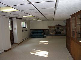 Water Front 4 Bed Single Family Home in Milwaukee, WI (Photo 6 of 8)