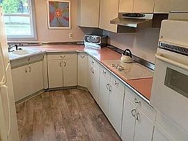 702 S Midvale Blvd, Madison, Wi 53711 in Madison, WI (Photo 6 of 8)