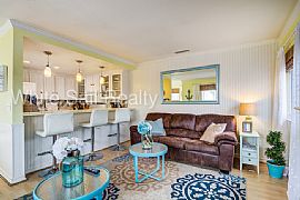 615 East Balboa Boulevard, Newport Beach, Ca, Usa in Newport Beach, CA (Photo 9 of 12)