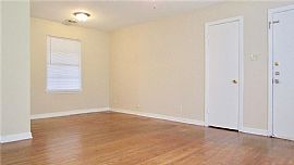 Lovely 3 Bedroom Home in Houston, TX (Photo 8 of 9)