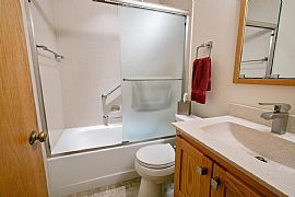  2224 Overlook Dr, Bloomington, Mn 55431 3 Bedrooms,3 Bath in Minneapolis, MN (Photo 6 of 8)