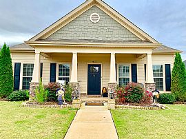 6432 Midtowne Ln Nw, Huntsville, Al 35806 in Huntsville, AL