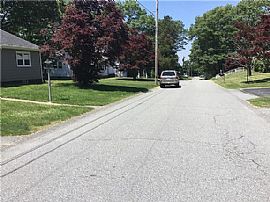 65 Merritt Ave, Tiverton, Ri 02878 in Tiverton, RI (Photo 3 of 12)