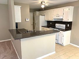 124 Cove Lndg, Calera, Al 35040 in Calera, AL (Photo 6 of 12)