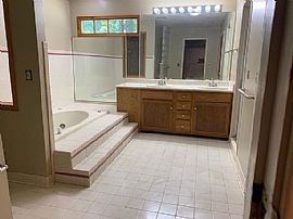 3815 Robbins Rd, Montgomery, Al 36109 in Montgomery, AL (Photo 4 of 6)