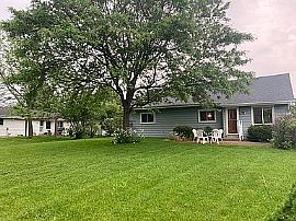 655 E Marshall Ave, Oak Creek, Wi 53154 in Oak Creek, WI (Photo 4 of 12)