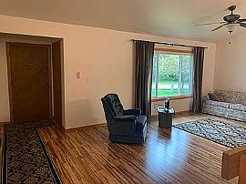 655 E Marshall Ave, Oak Creek, Wi 53154 in Oak Creek, WI (Photo 9 of 12)