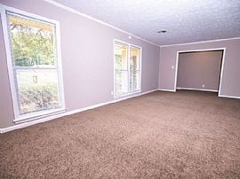 319 Davors Dr, Montgomery, Al 36109 in Montgomery, AL (Photo 4 of 11)