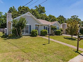 Beautiful Three Bedroom Family House with 2bathroom in Alabaster, AL (Photo 2 of 6)