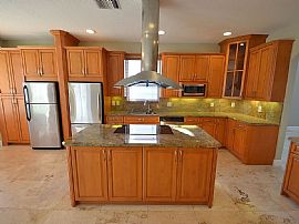 Charming 5bedroom House  in Pembroke Pines, FL (Photo 3 of 6)