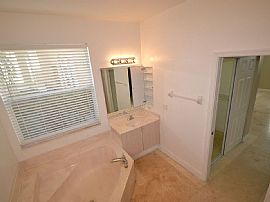 Charming 5bedroom House  in Pembroke Pines, FL (Photo 4 of 6)