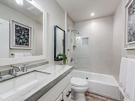 Remodeled Luxury 2 Bedroom, 2 Bathroom  in San Francisco, CA (Photo 3 of 12)