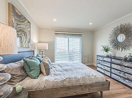 Remodeled Luxury 2 Bedroom, 2 Bathroom  in San Francisco, CA (Photo 4 of 12)