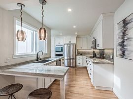 Remodeled Luxury 2 Bedroom, 2 Bathroom  in San Francisco, CA (Photo 9 of 12)