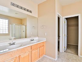 4 Bd2 Ba2,112 Sqft 11613 N 151st Dr, Surprise, Az 85379 in Surprise, AZ (Photo 4 of 12)