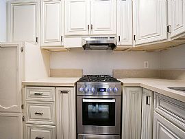 Comfortable Home in Los Angeles, CA (Photo 4 of 5)