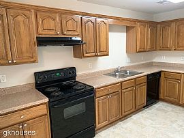 216 Park Village Cir, Alabaster, Al 35007 in Alabaster, AL (Photo 3 of 6)