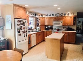 Big House, Big Property in Chewelah, WA (Photo 4 of 6)