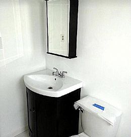 3 Bd, 2 Ba, 1,375 Sqft in Elk Grove Village, IL (Photo 11 of 12)