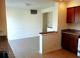 3 Bd, 2 Ba, 1,375 Sqft in Elk Grove Village, IL (Photo 6 of 12)