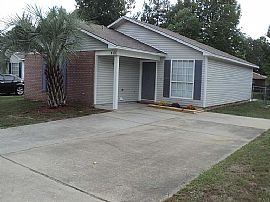 417 Oak Knoll Ln, Pensacola, Fl 32506 in Pensacola, FL