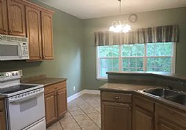 94 Satilla Ln, Warner Robins, Ga in Warner Robins, GA (Photo 8 of 12)