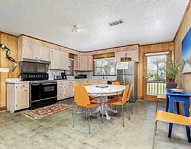 1510 Chatham Ave, Tybee Island, Ga in Tybee Island, GA (Photo 4 of 12)