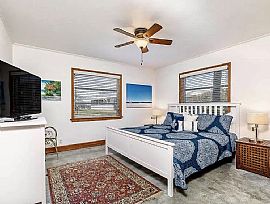 1510 Chatham Ave, Tybee Island, Ga in Tybee Island, GA (Photo 5 of 12)