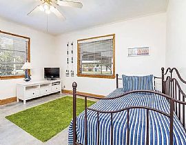 1510 Chatham Ave, Tybee Island, Ga in Tybee Island, GA (Photo 7 of 12)