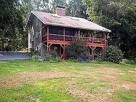 4 Clinton St, Jamestown, Ri 02835 in Jamestown, RI (Photo 2 of 9)