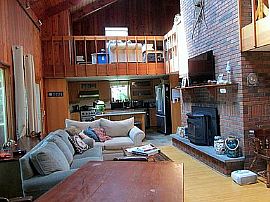 4 Clinton St, Jamestown, Ri 02835 in Jamestown, RI (Photo 4 of 9)