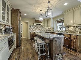 Beautiful 4 Bedroom, 4.5 Bath Home in Leawood, KS (Photo 11 of 12)