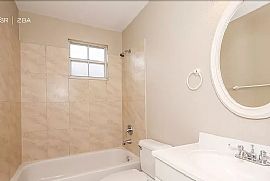 121 Nw 207th Ave, Pembroke Pines, Fl 33029 in Pembroke Pines, FL (Photo 7 of 8)