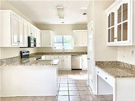 7610 Cumberland Ct, Mobile, Al 36695 in Mobile, AL (Photo 4 of 6)