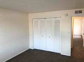 Charming 3 Bedroom Home in Phoenix, AZ (Photo 7 of 12)