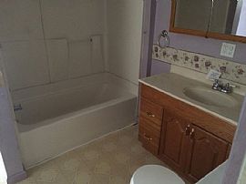 Suitable Home in Pinehurst, ID (Photo 3 of 12)