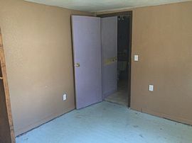 Suitable Home in Pinehurst, ID (Photo 4 of 12)