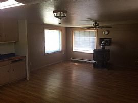 Suitable Home in Pinehurst, ID (Photo 6 of 12)