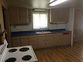 Suitable Home in Pinehurst, ID (Photo 8 of 12)