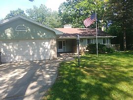 1513 Crabapple Dr, Racine, Wi 53405 in Racine, WI