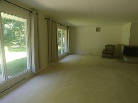 1513 Crabapple Dr, Racine, Wi 53405 in Racine, WI (Photo 2 of 6)