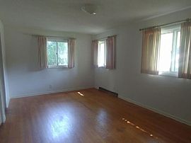 1513 Crabapple Dr, Racine, Wi 53405 in Racine, WI (Photo 3 of 6)