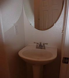 8452 Quarentina Ave, Las Vegas, Nv 89149 in Las Vegas, NV (Photo 5 of 7)