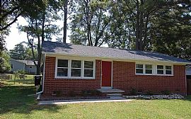 Perfection! Stylishly Remodeled Ranch Close to Downtown in Raleigh, NC (Photo 6 of 8)