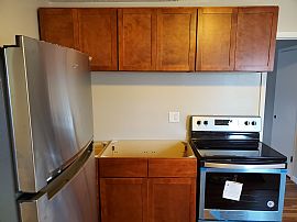 1 Bed 1 Bath Apartment - 525 Sq. Ft. - 3 Blocks From Marshall in Huntington, WV (Photo 4 of 6)