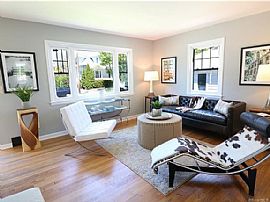 4 Harborview Pl, Bridgeport, Ct 06605 in Bridgeport, CT (Photo 2 of 7)