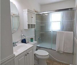 4 Harborview Pl, Bridgeport, Ct 06605 in Bridgeport, CT (Photo 4 of 7)