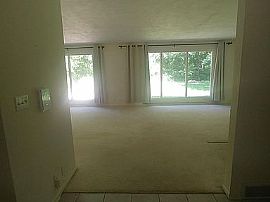 1513 Crabapple Dr, Racine, Wi 53405 in Racine, WI (Photo 7 of 12)