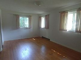 1513 Crabapple Dr, Racine, Wi 53405 in Racine, WI (Photo 9 of 12)