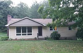 19 Pautipaug Hill Rd, North Franklin, Ct 06254 in North Franklin, CT